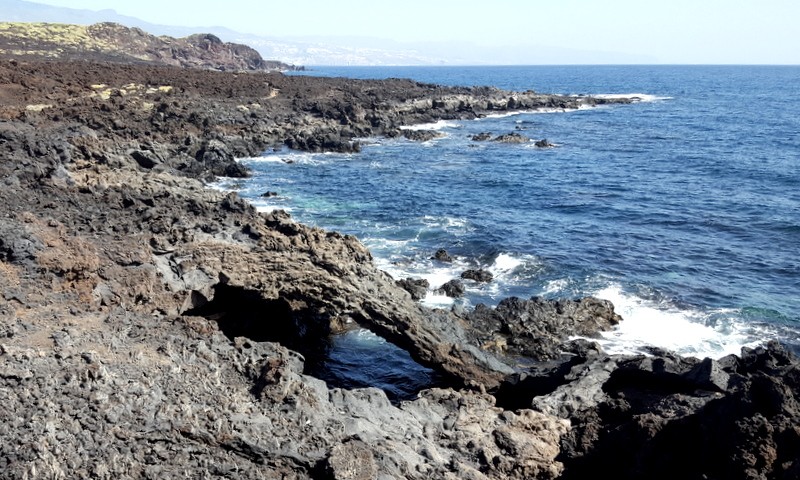 Lava in de zee. Malpais de Güimar.