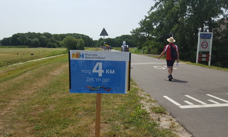 Nog 4 km. Zet 'm op. 