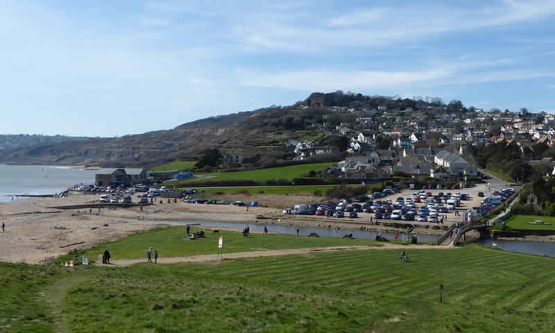 De parkeerplaats bij Charmouth