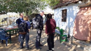 Hans, Griet, Anri en de vrouw van de geitenboer