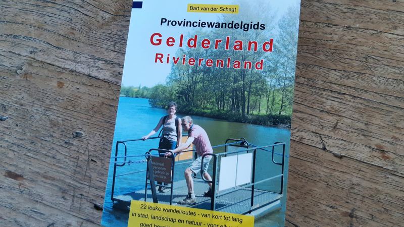 cover provinciewandelgids Gelderland rivierenland