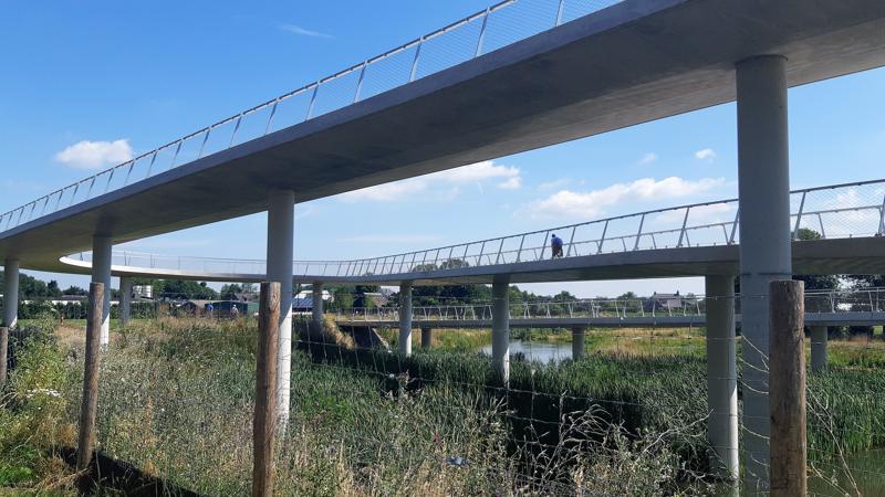 Noord-Hollandpad etappe 15: wandelen van Abcoude tot ’s Gravenland - fietsbrug over Amsterdam Rijnkanaal