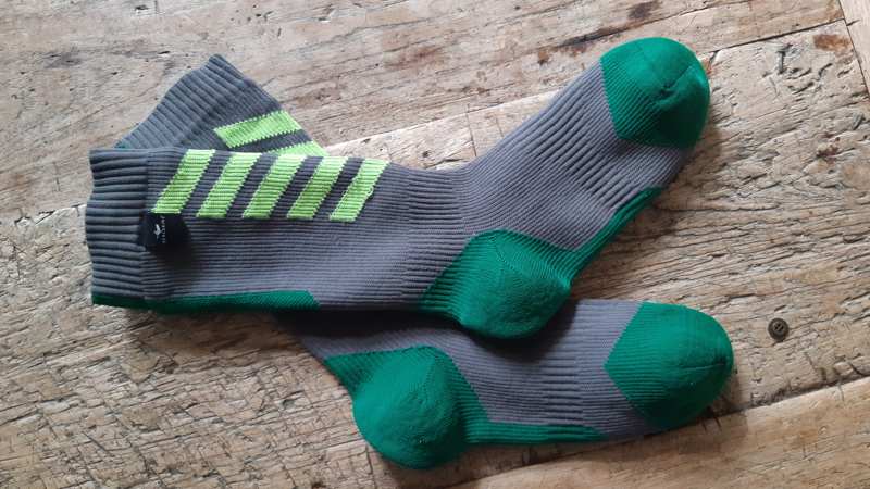 SEALSKINZ Waterproof Socks MTB Mid Length With Hydro Stop