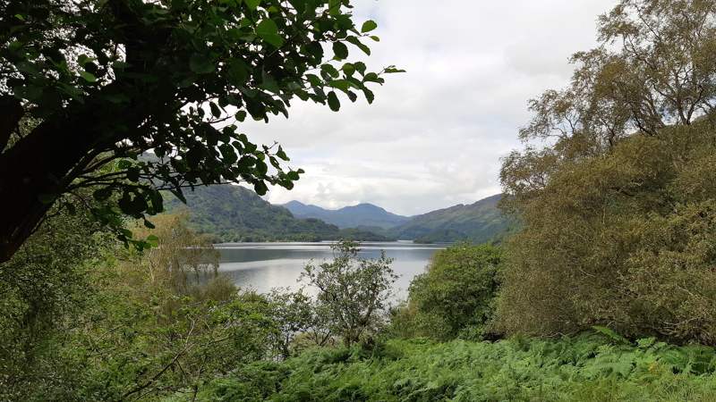 Wandelen langs loch Lomond