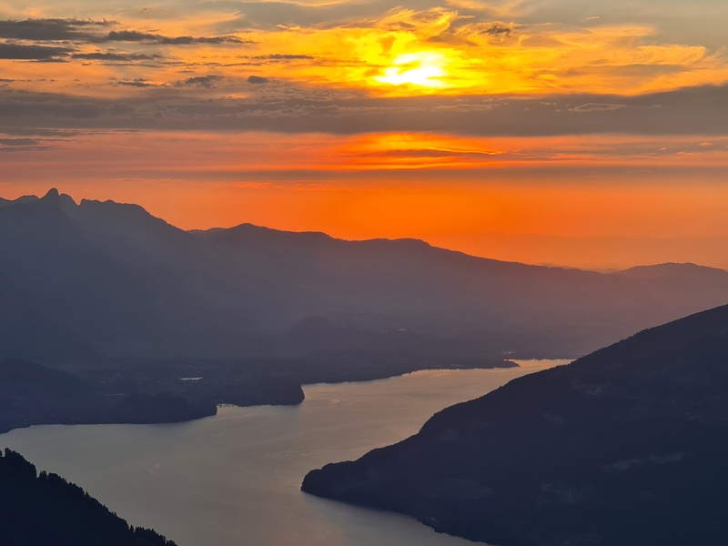 Meer van Brienz bij avond