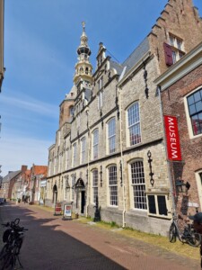 het mooie oude stadhuis, wat nu een museum is.
