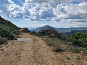 breed wandelpad met uitzicht