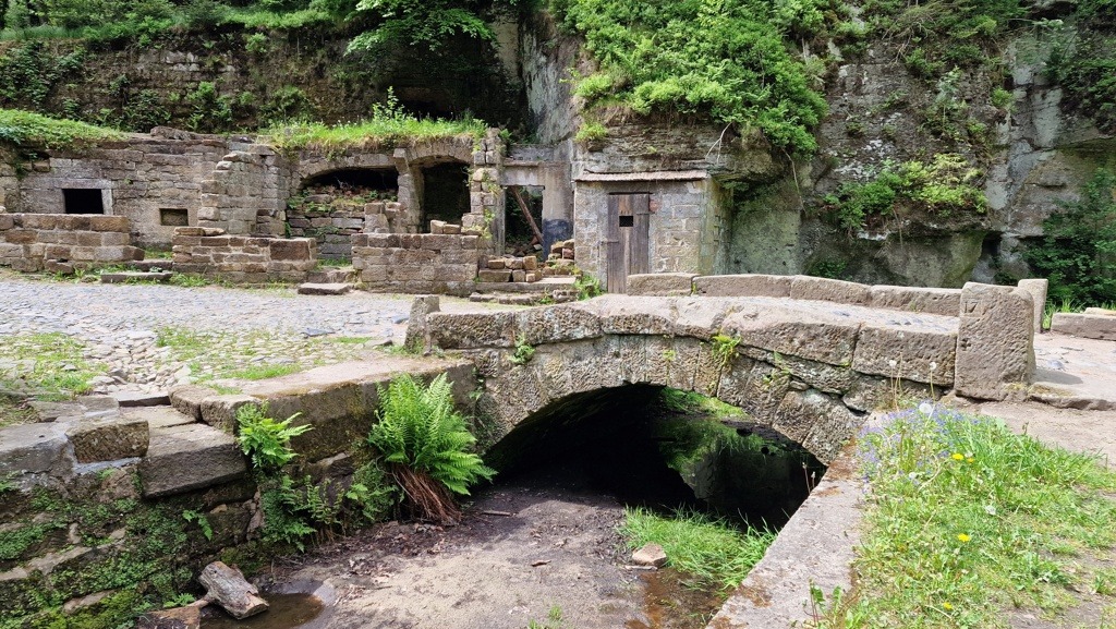 Dolský mlýn, de brug