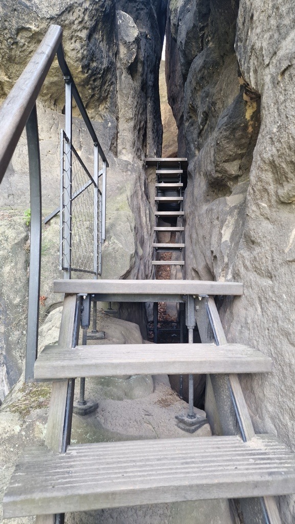 trappen naar Het rotskasteel Šaunštejn