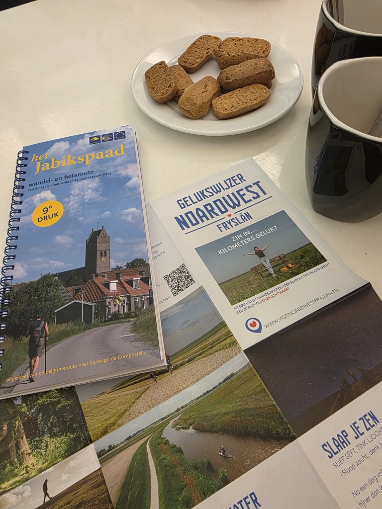 Jabikspaad gids gelukswijzer en koffie met dumkes