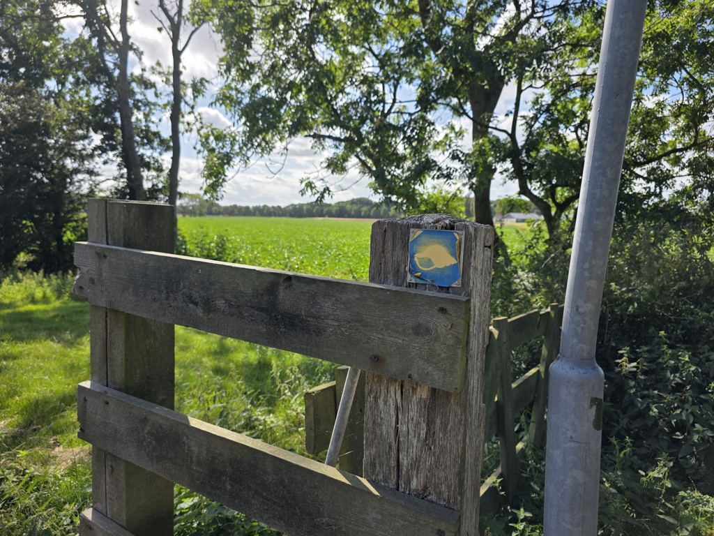 Jabikspaad routemarkering op hek