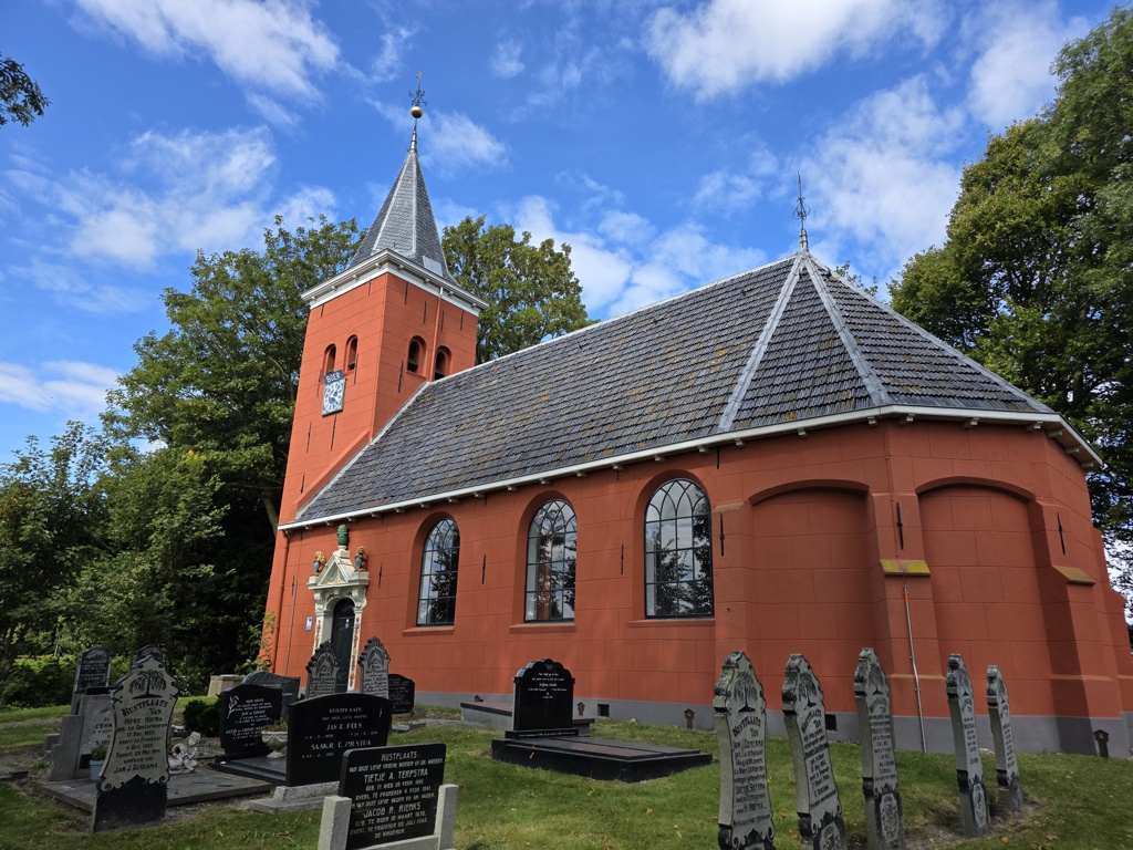 Het rode kerkje van Boer. 