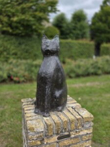standbeeld van een kat