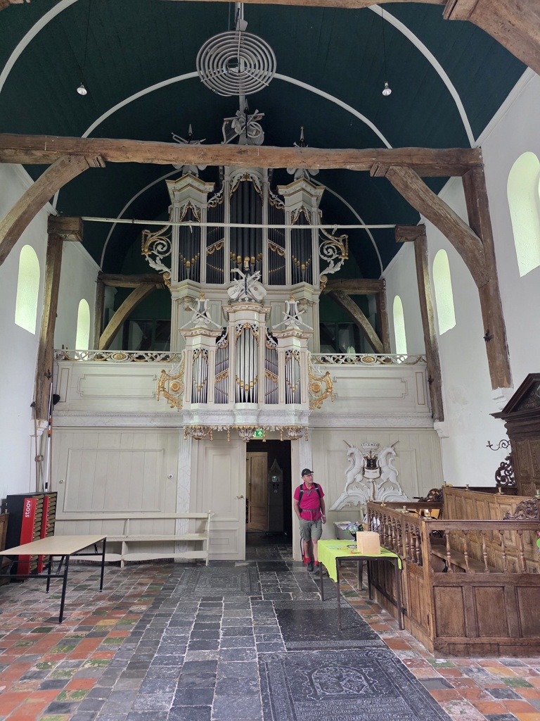 interieur van de ker van Jorwert