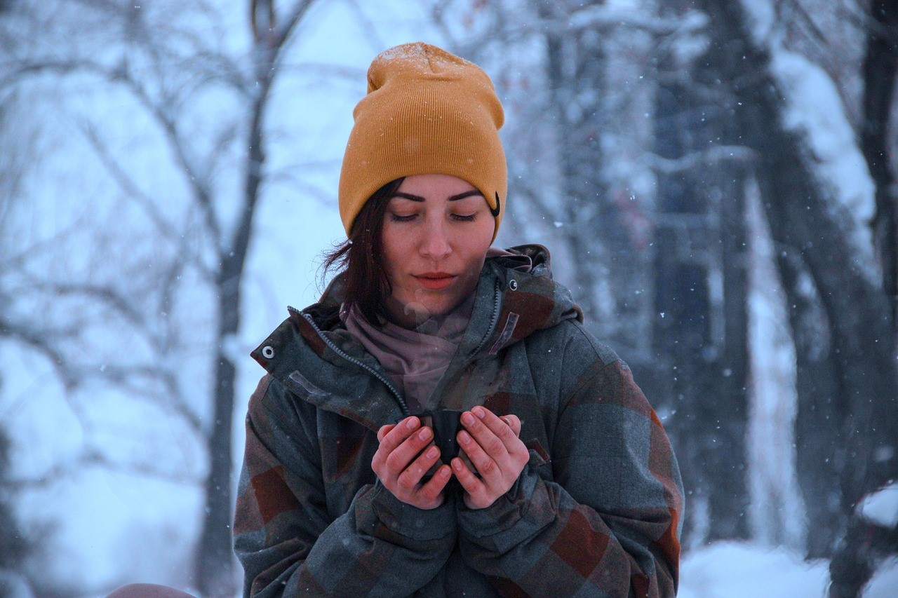 muts in de kou - warme thee