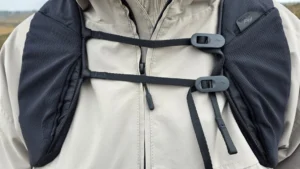 schouderbanden met borstbanden op Peak Design Outdoor Backpack 25L