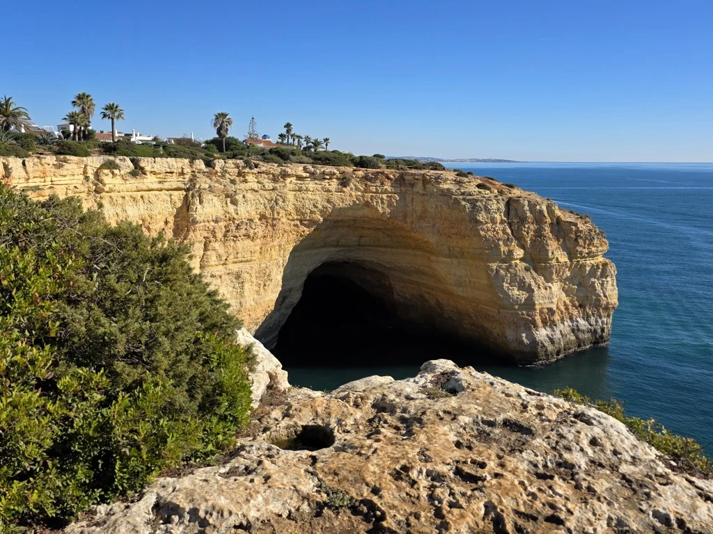 Seven Hanging Valleys Trail - grotten
