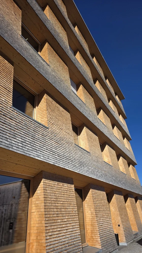 het nieuwe 'Posthus' in het centrum van Egg, Oostenrijk.